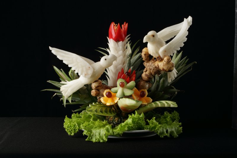 Sample food carving made with fruits and vegetables