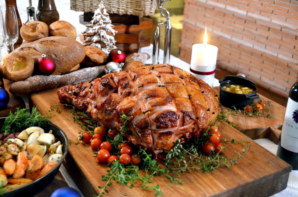 Find classic European specialties like honey-glazed ham and prime rib at the carving stations at Cafe 1228