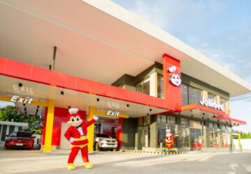 Just when we thought Jollibee had wrapped up its developments for the year, it decides to roll out the multi-delivery service