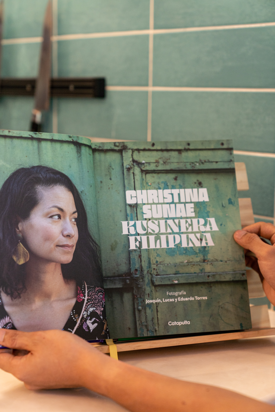 "Kusinera Filipina" is the first Spanish-language book about Filipino cuisine that wasn't originally translated