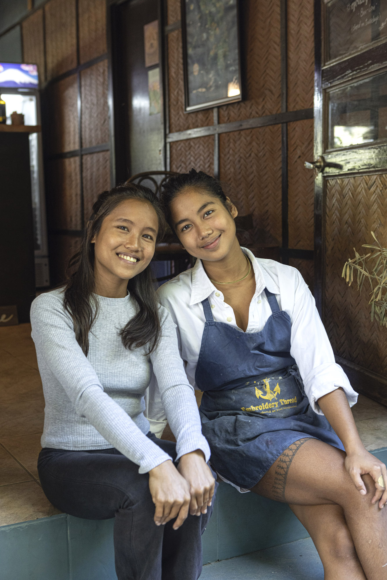 Coral Liggayu and her 19-year-old sister Oceana
