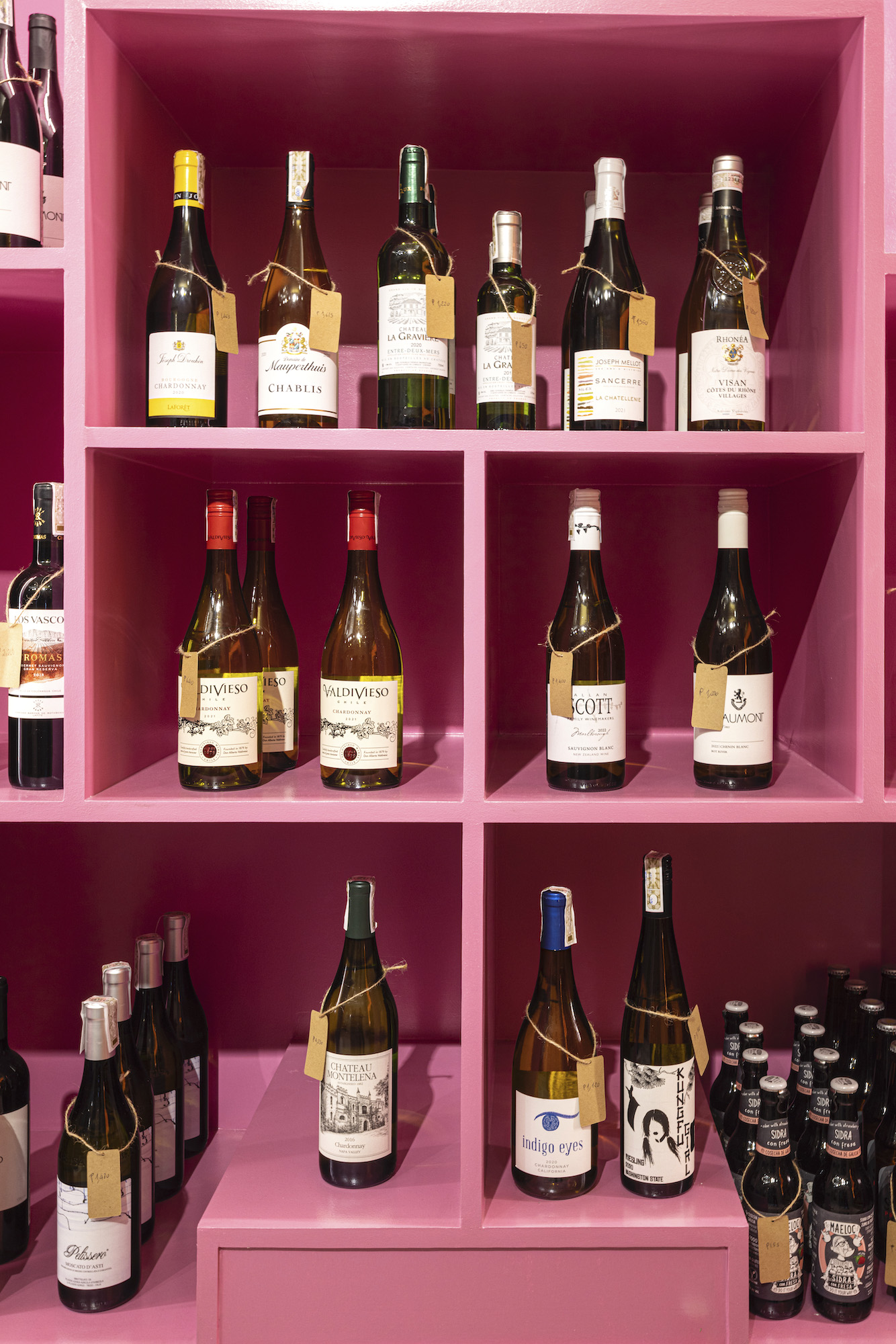 The wine list of H&T Wine Gallery also comprises of bottles from Piedmont, Tuscany, and Veneto from Italy as well as cabernet sauvignons, moscatos, chardonnays, and rieslings from France, New Zealand, Chile, Napa Valley, and Washington State